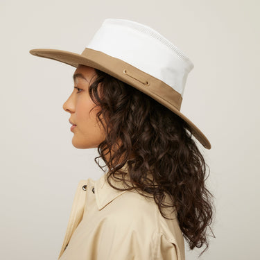 #colour_white-dark-tan