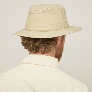 #colour_khaki
