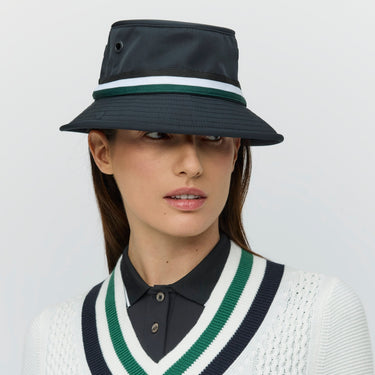 #colour_black-pine-green