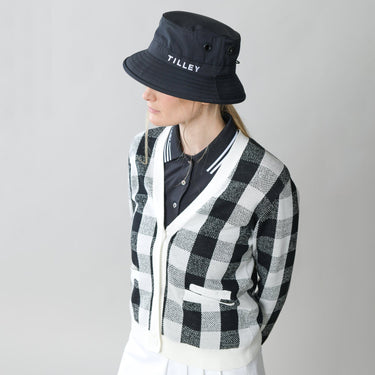 #colour_black-off-white