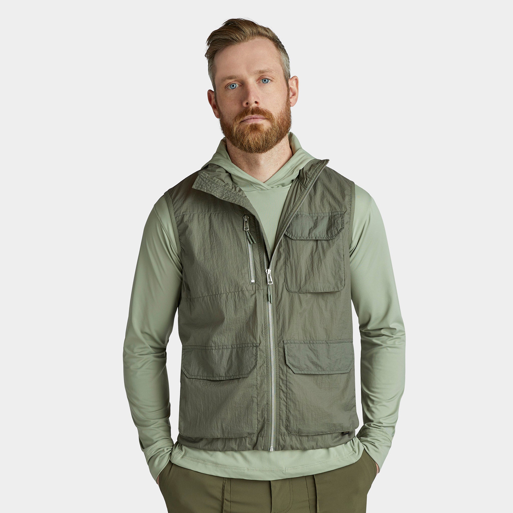 Lightweight Traverse Vest Tilley USA